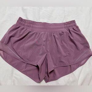 Lululemon Hotty Hot 2.5 in